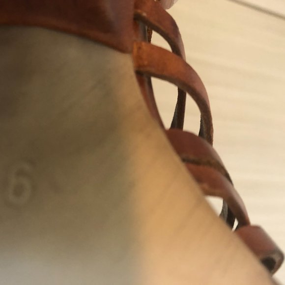 Leather heeled sandals - Picture 8 of 9